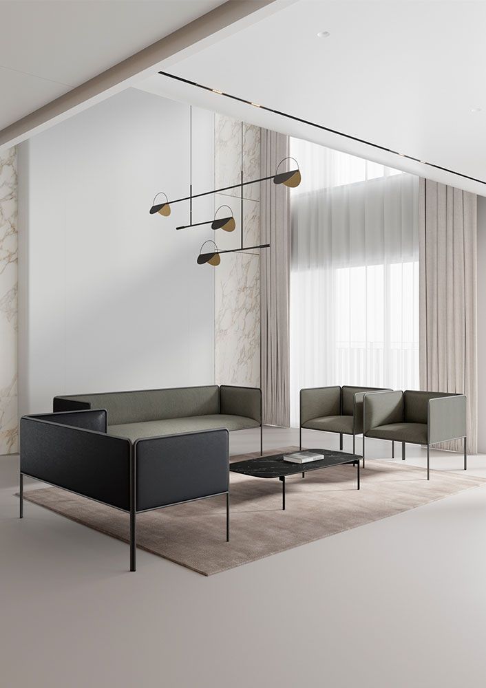 Salon composé de deux canapés, de deux fauteuils et d'une table basse