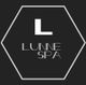 Logotipo para Lunne Spa: borde hexagonal blanco, fondo negro, "L" blanca y texto "LUNNE SPA".