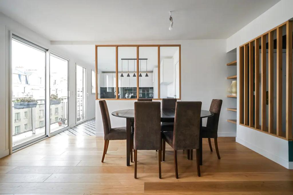 Aménagement intérieur - pose de parquet et de menuiserie