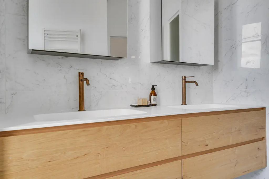 Pose de plomberie et meubles de salle de bain