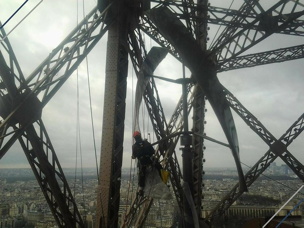 Eolienne sur la Tour Eiffel