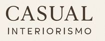 Logotipo que presenta la palabra "CASUAL" en una fuente serif grande y oscura sobre "INTERIORISMO" 