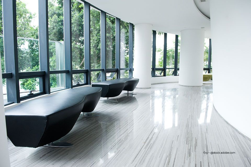 Grundreinigung Bergmann – Büro mit Hartboden