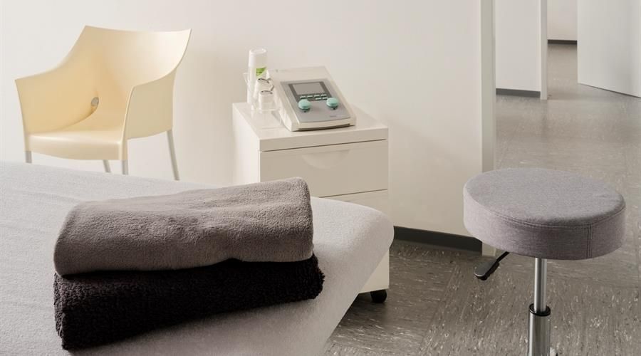 Liege in Physiotherapie Praxis Liege in Physiotherapie Praxis