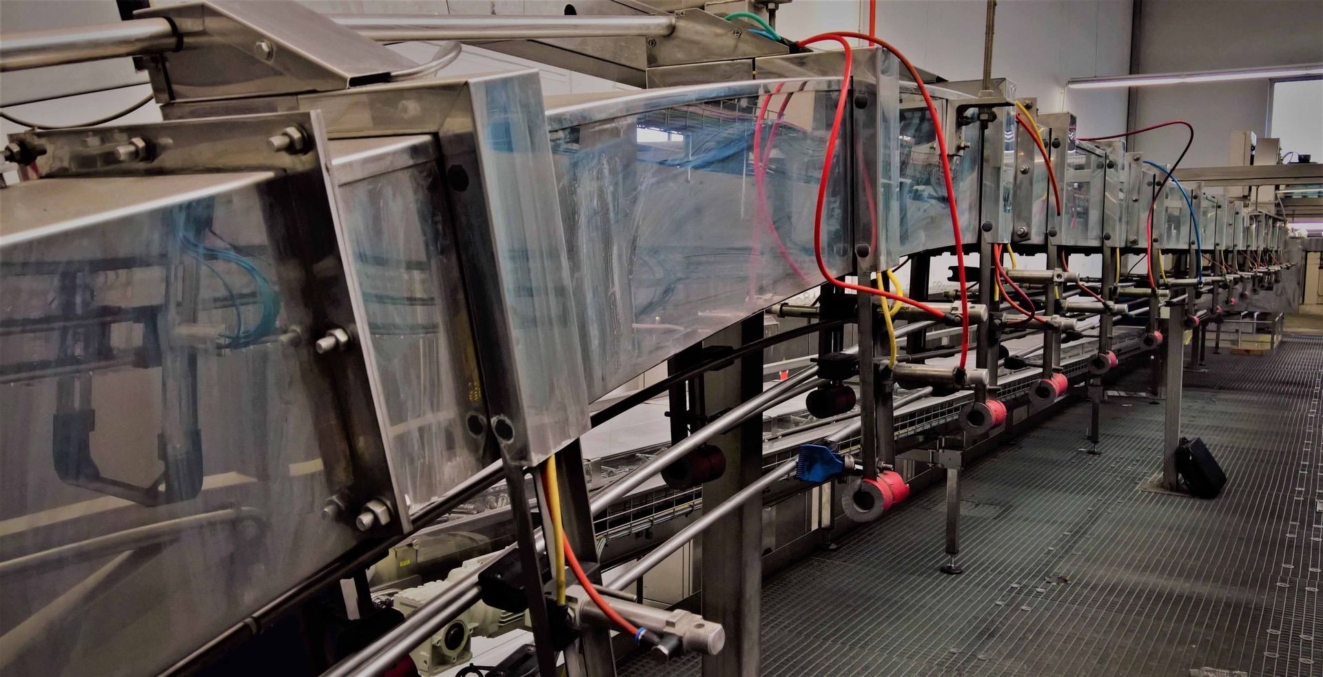 Lufttransport Kunststoffflaschen - PAXONA AG - Wolfwil