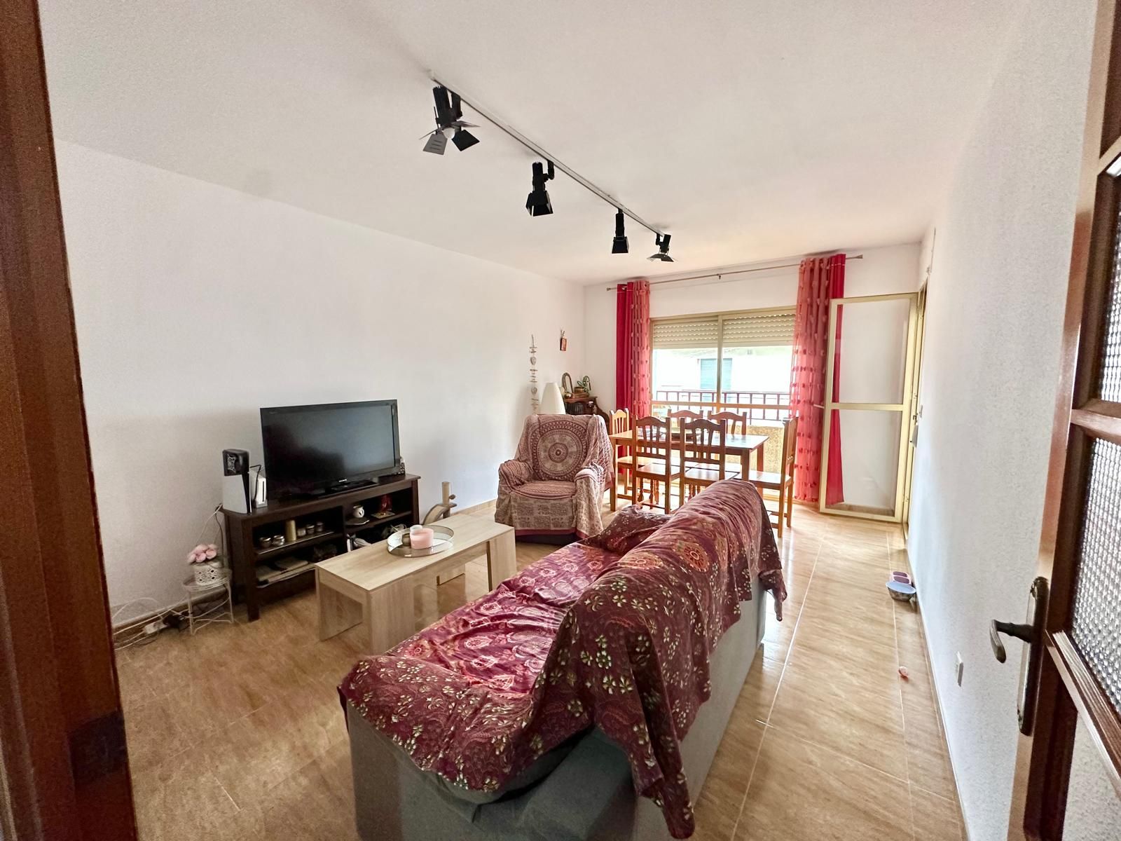 PISO EN VENTA EN EL CENTRO DE CARBONERAS