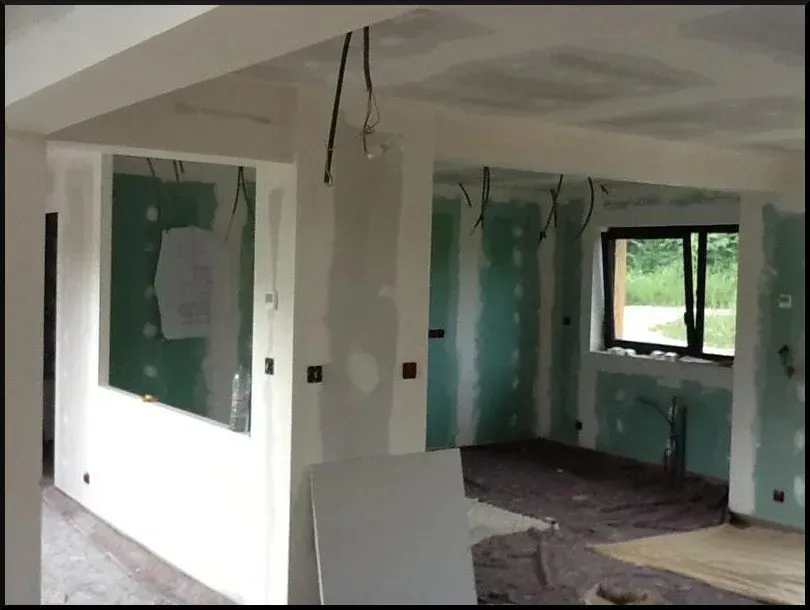 Cloison en construction