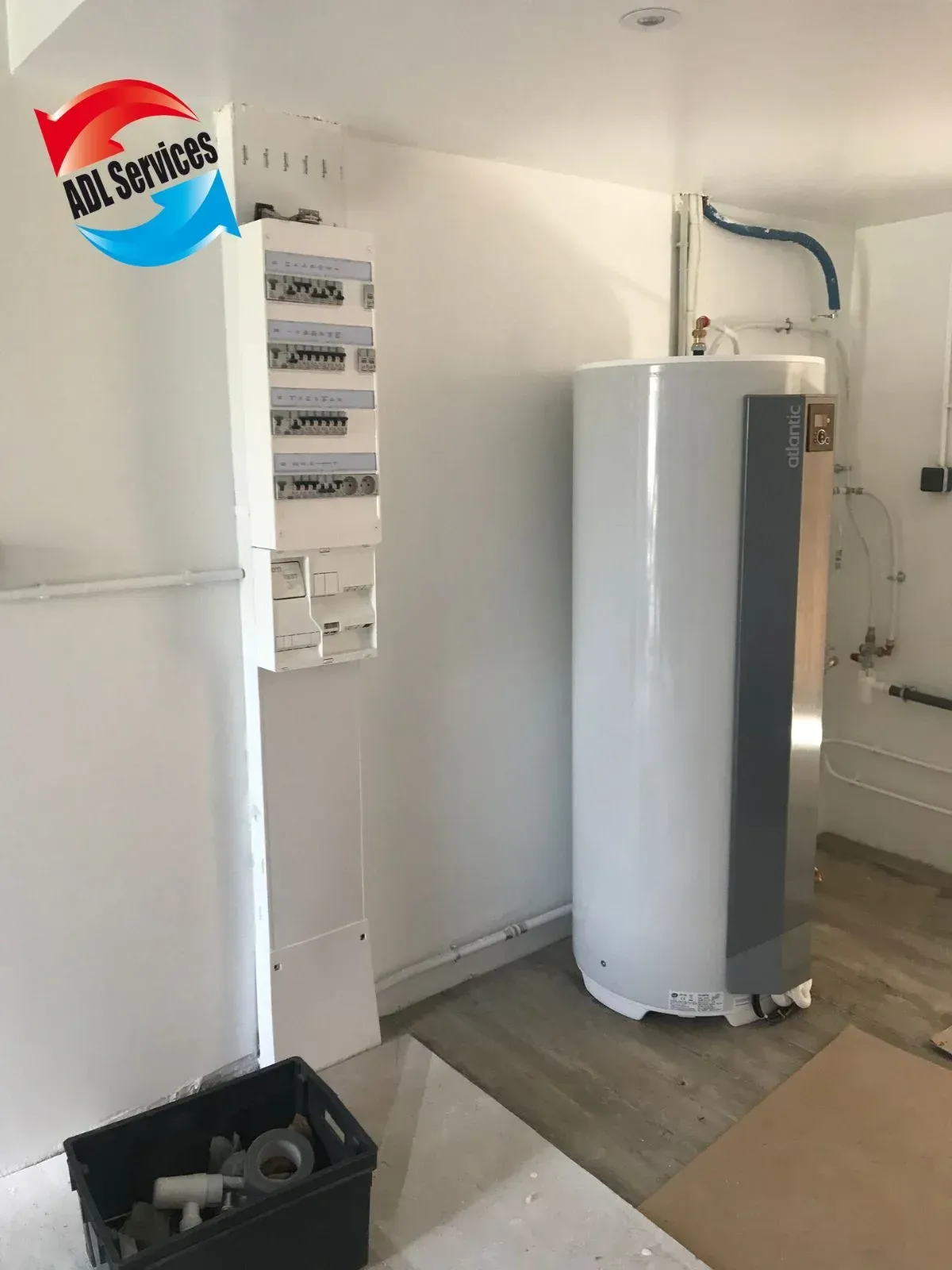 Chauffe-Eau-Thermodynamique-Maison-Neuve-ADL-Services Chauffe-Eau-Thermodynamique-Maison-Neuve-pompe-a-chaleur-bibloc-adl-services-installation