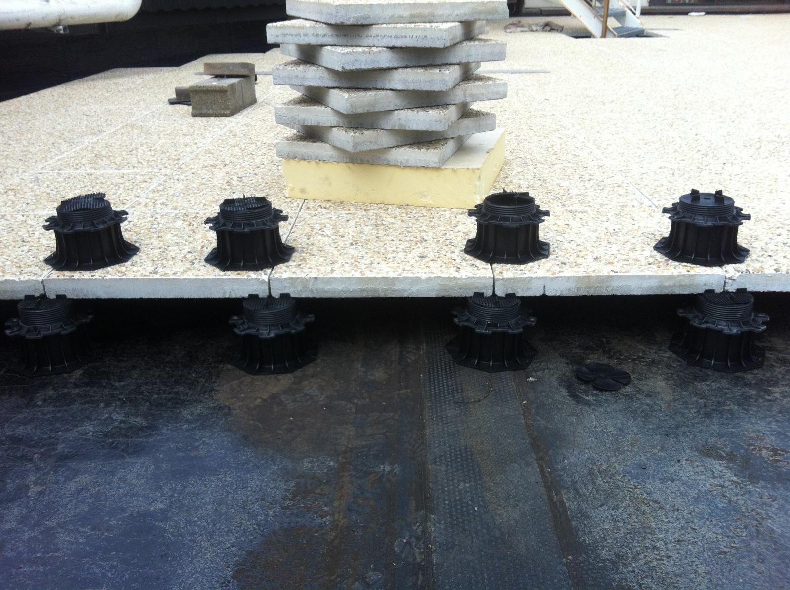 Étanchéité de toiture terrasse dalles sur plots