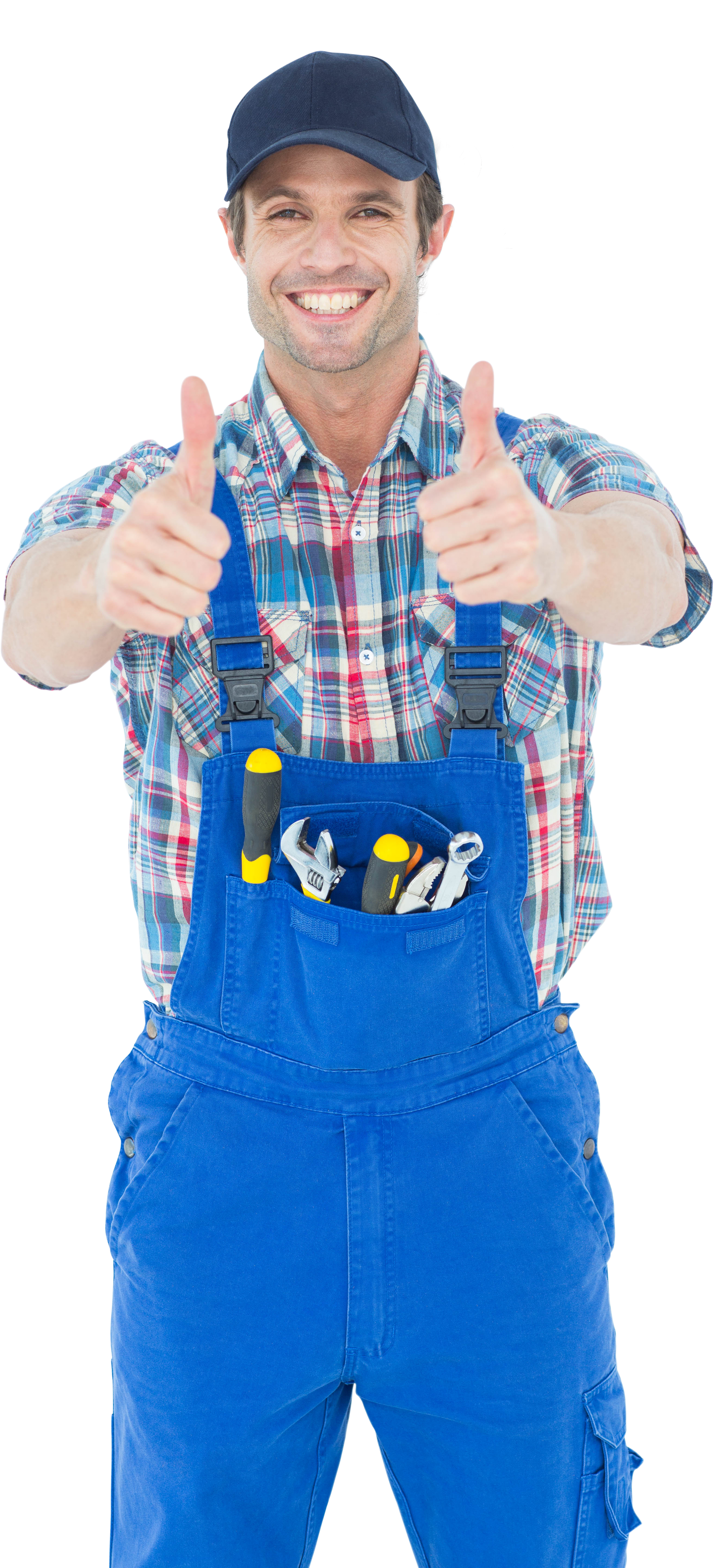 Professionnel en tenue de plomberie qui lève ses deux pouces tout en souriant