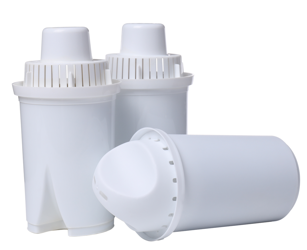 Trois filtres à eau détourés