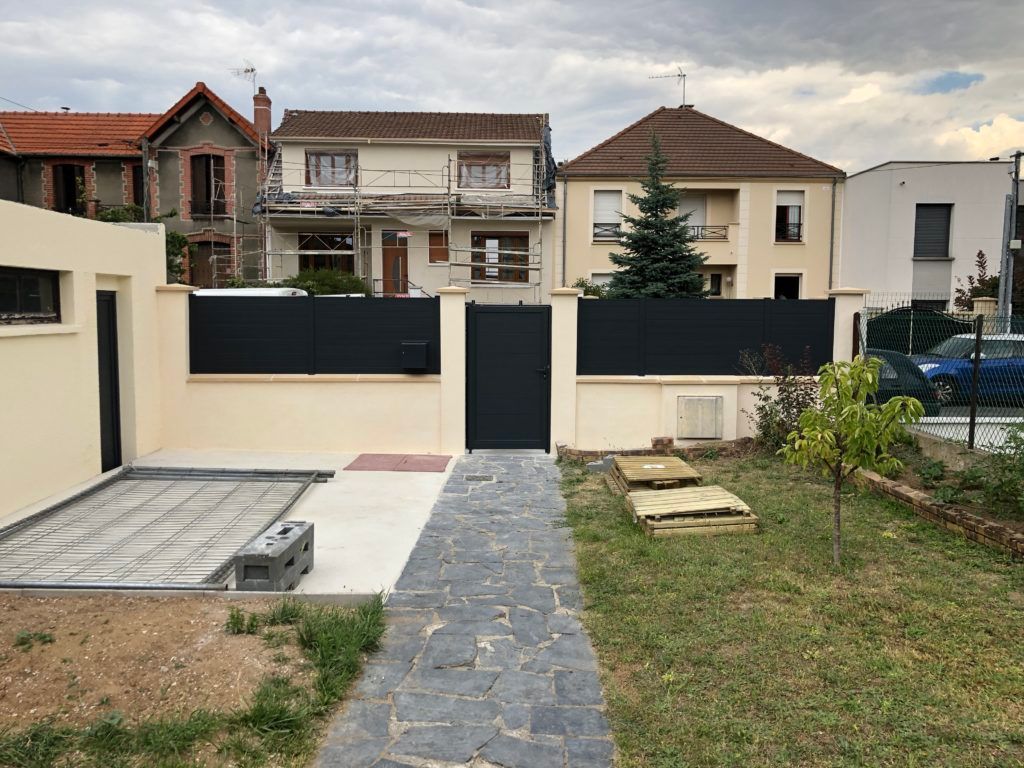 Exemple de projet de rénovation de garage et clôture de maison 9