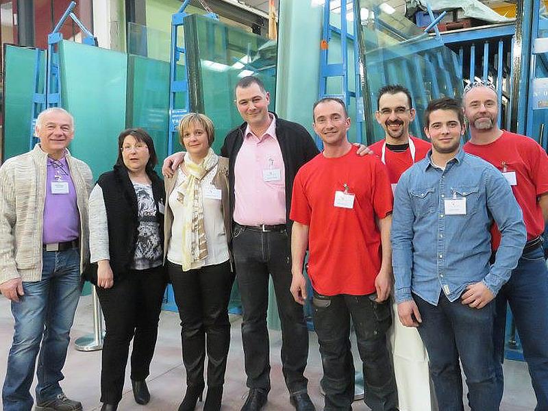 Équipe de l'entreprise de miroiterie Qualiverre.