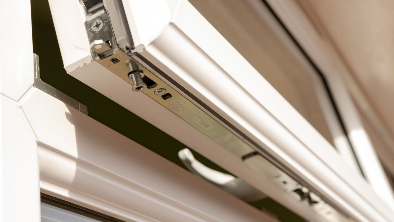 Miroiterie Fenêtre entrouverte.