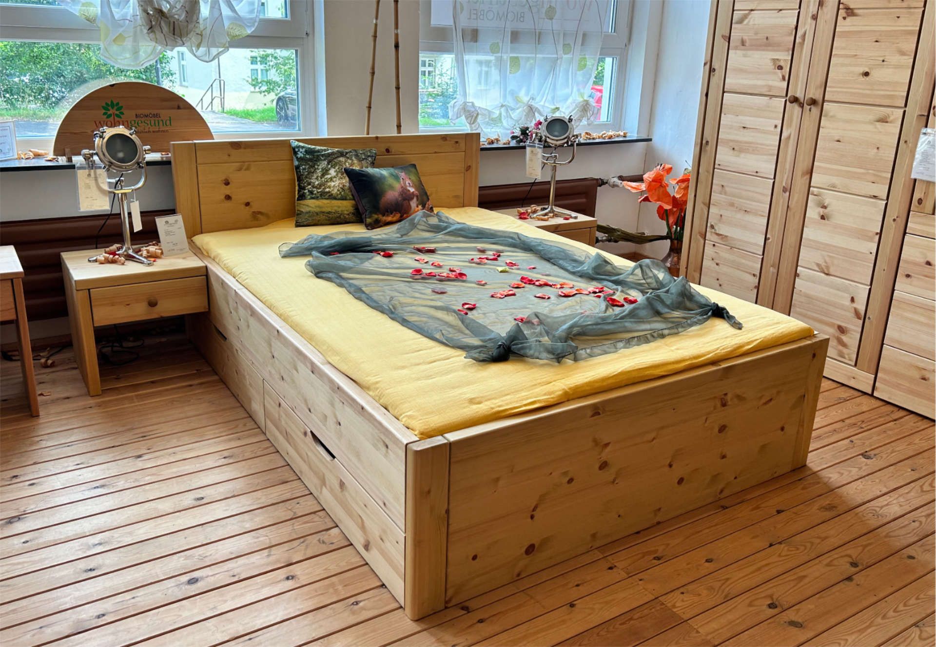 Massivholz Schubkastenbett