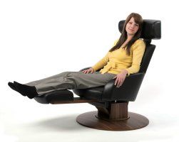 Funktionssessel mit verstellbaren, integriertem Fußhocker