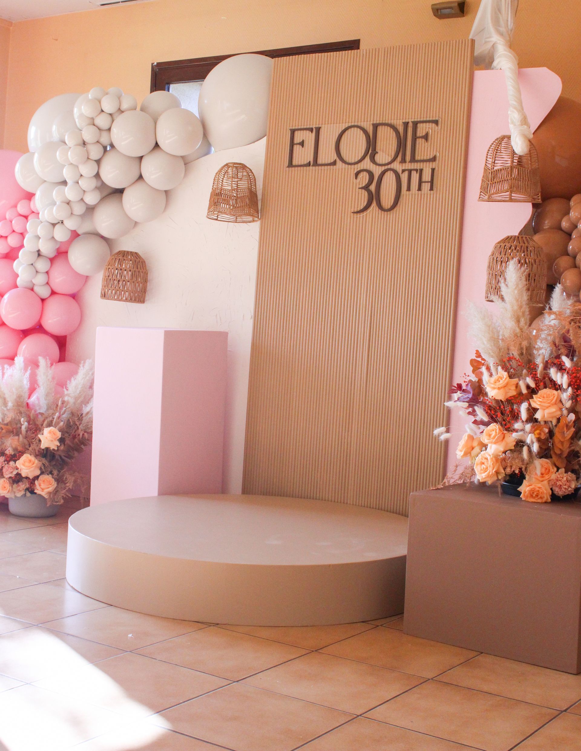 Décoration pour un anniversaire avec un ours en peluche