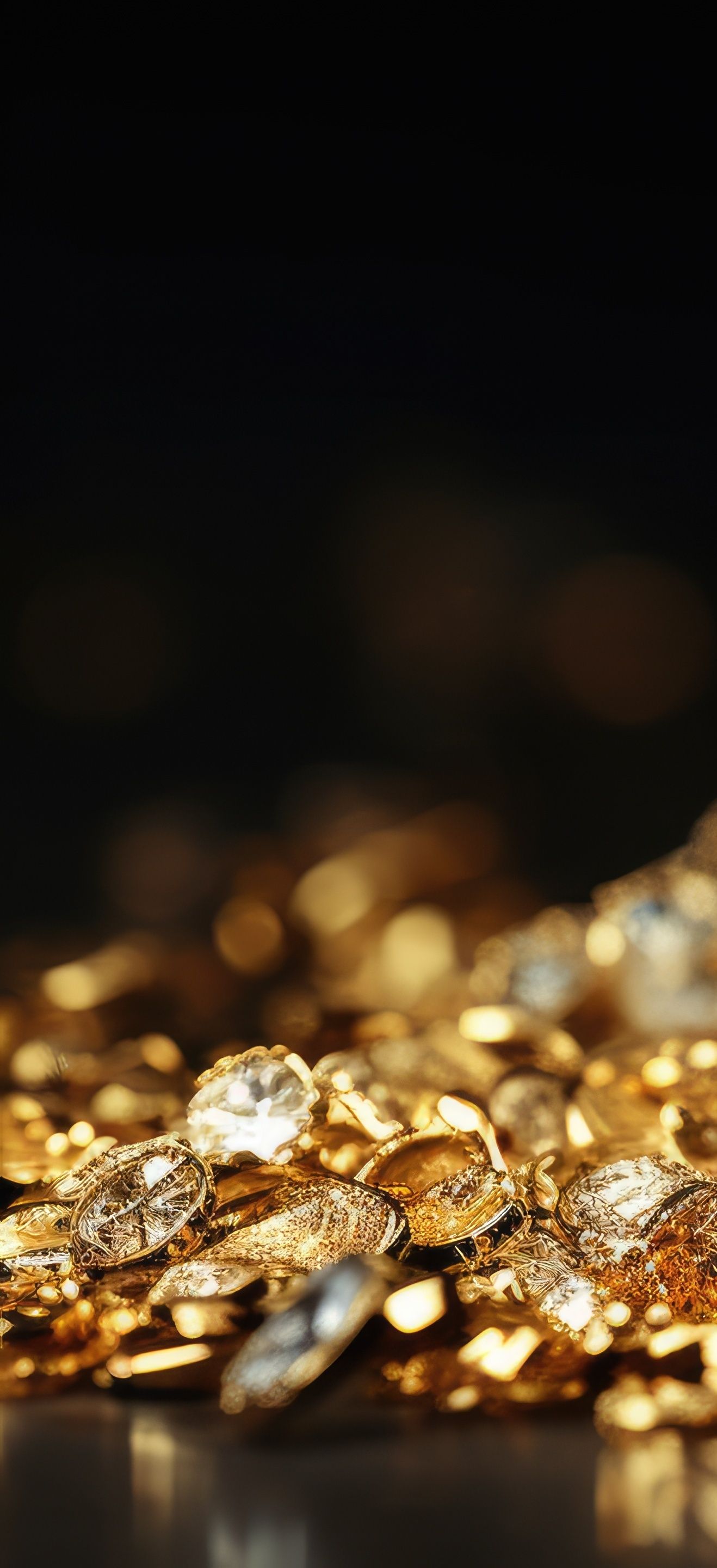 Un collier en or avec des diamants