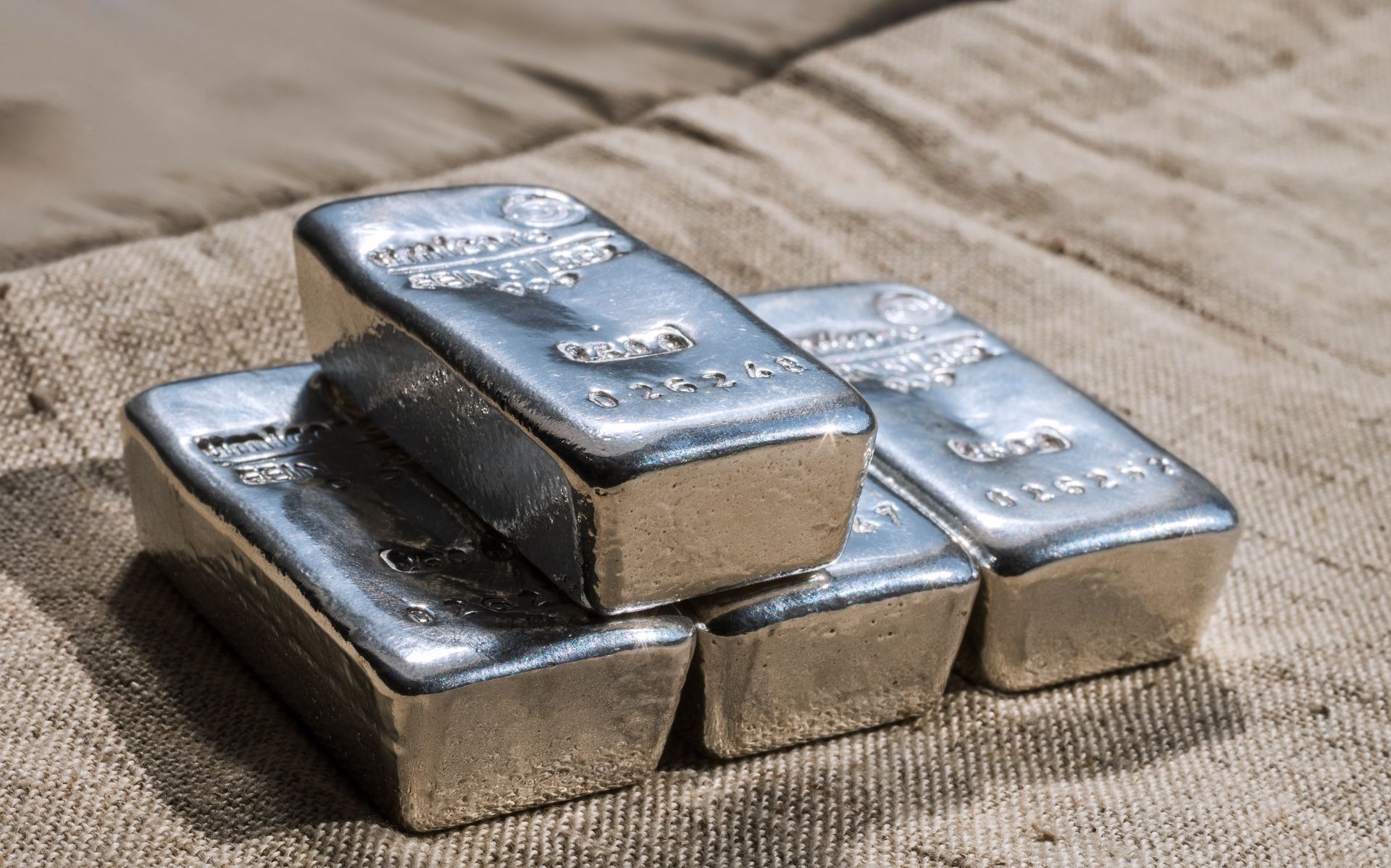 Des lingots en argent