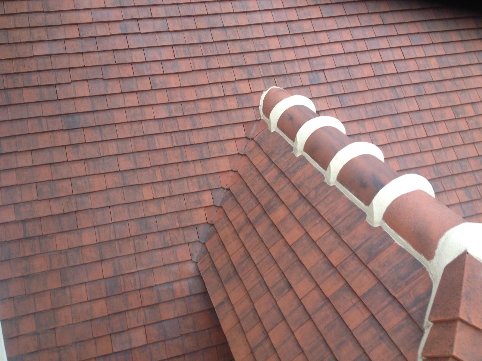 Toit en tuiles plates