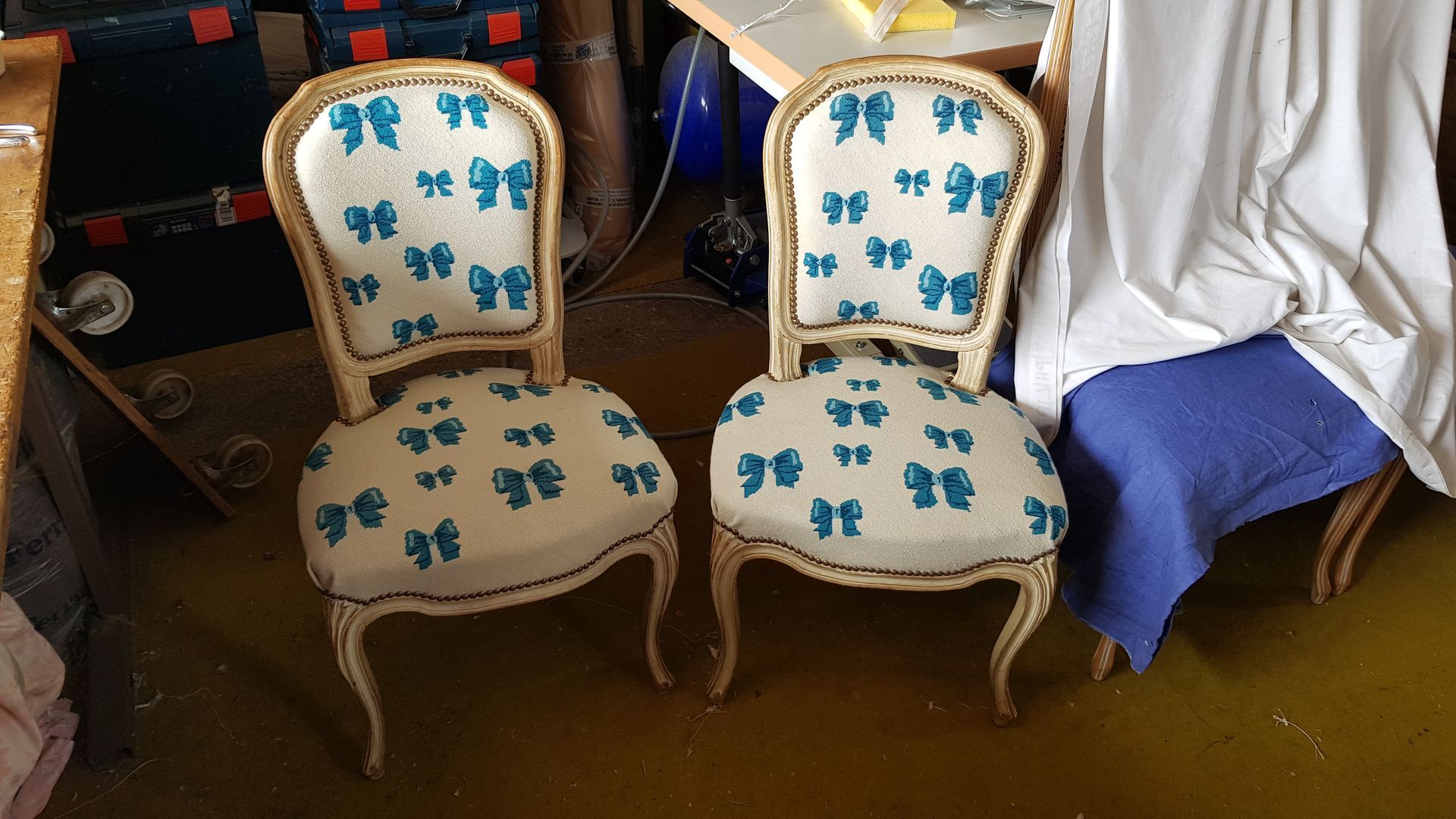 Fauteuils avec motif à nœuds