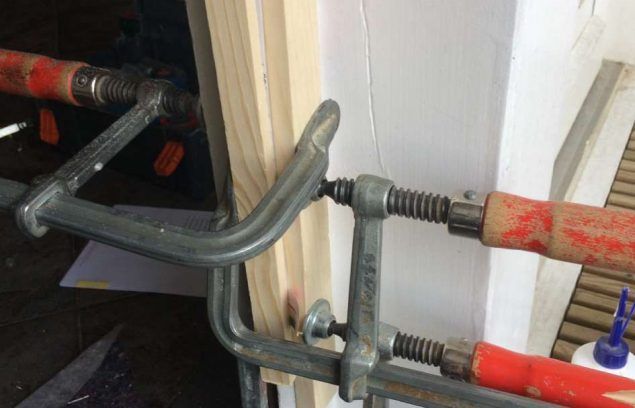 Réparation montant de porte