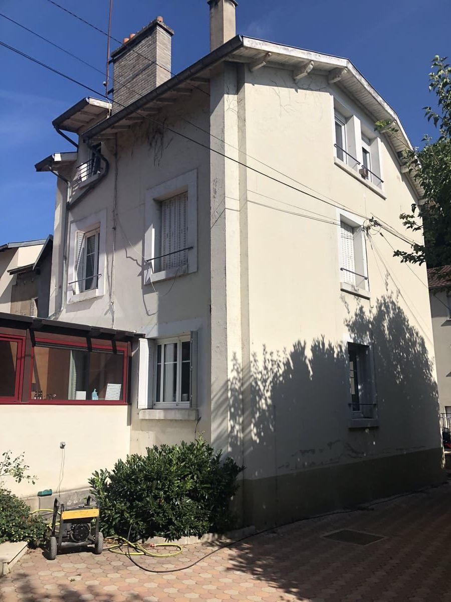 Façade avant ravalement