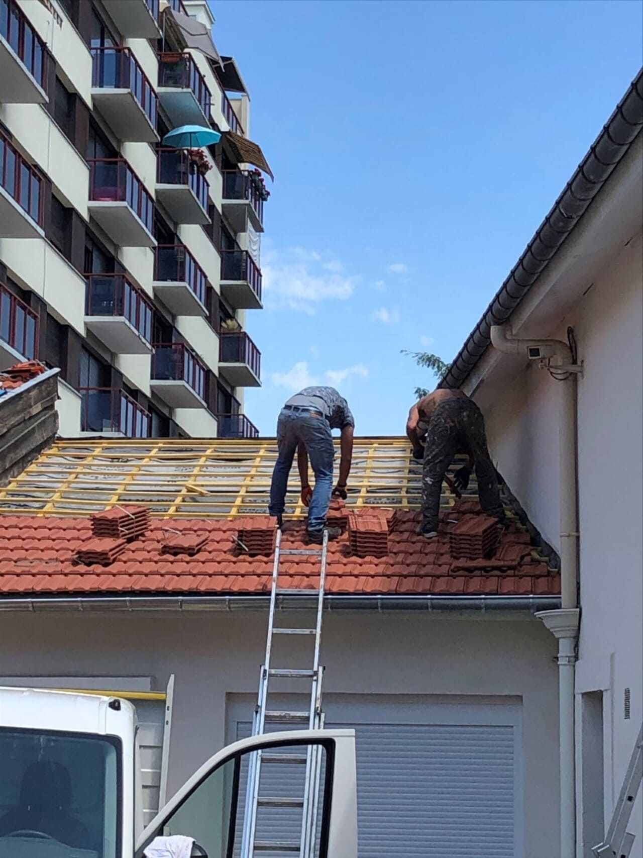 Pose de tuiles neuves