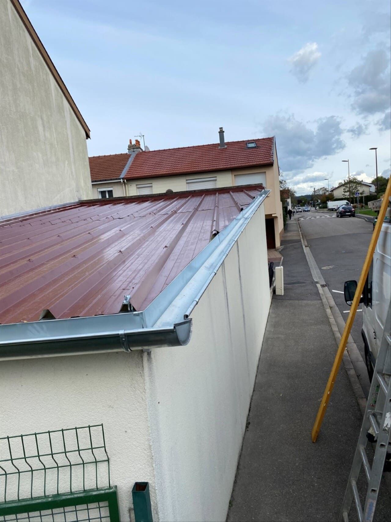 Toiture avec des plaques de zinc