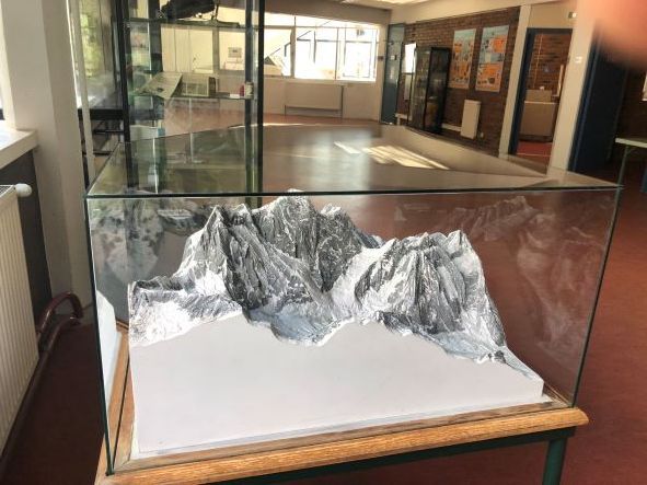 Création d'une cloche en verre pour présenter une maquette de Chamonix