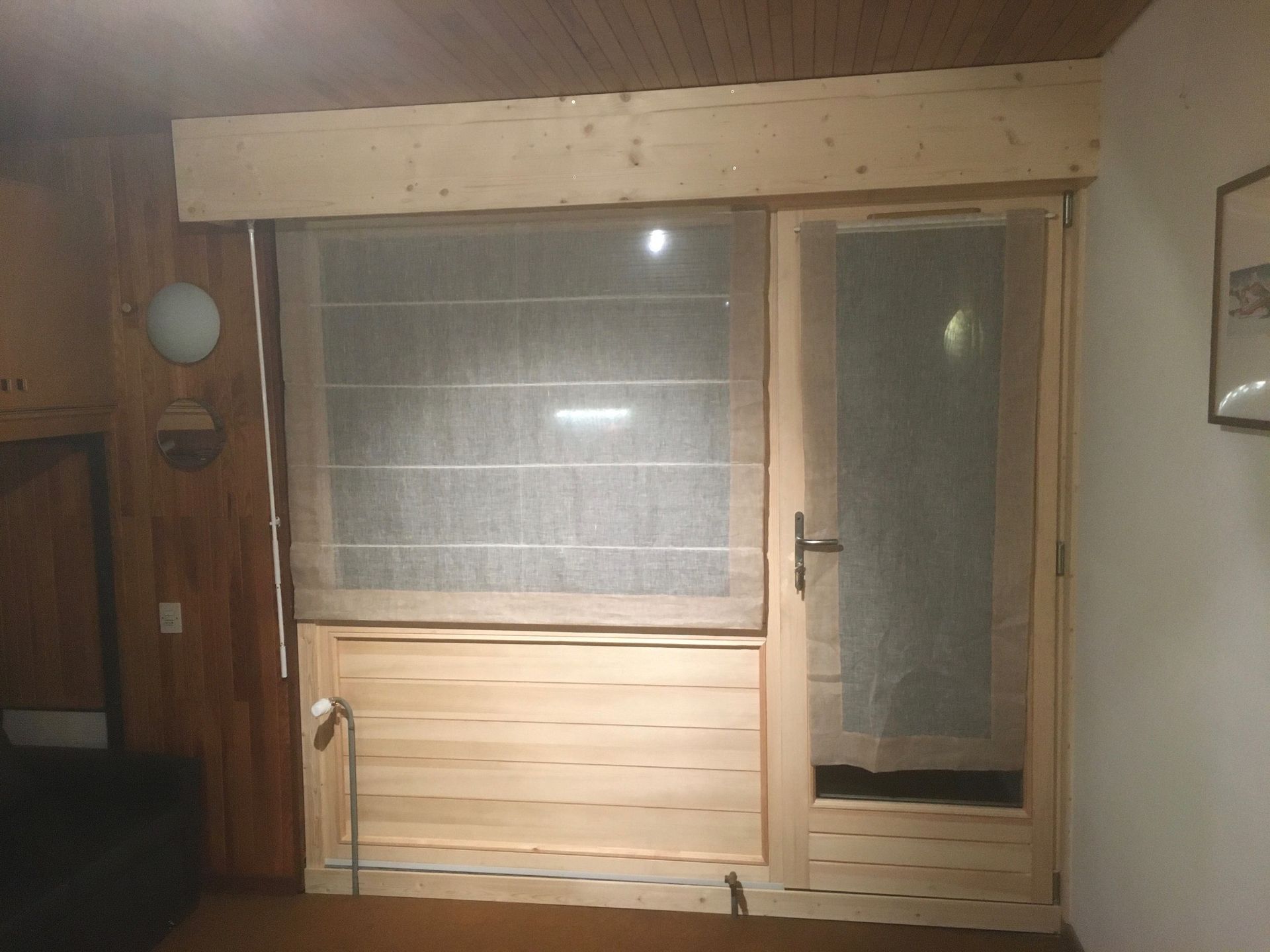 création d'une baie vitrée en bois clair et porte d'entrée