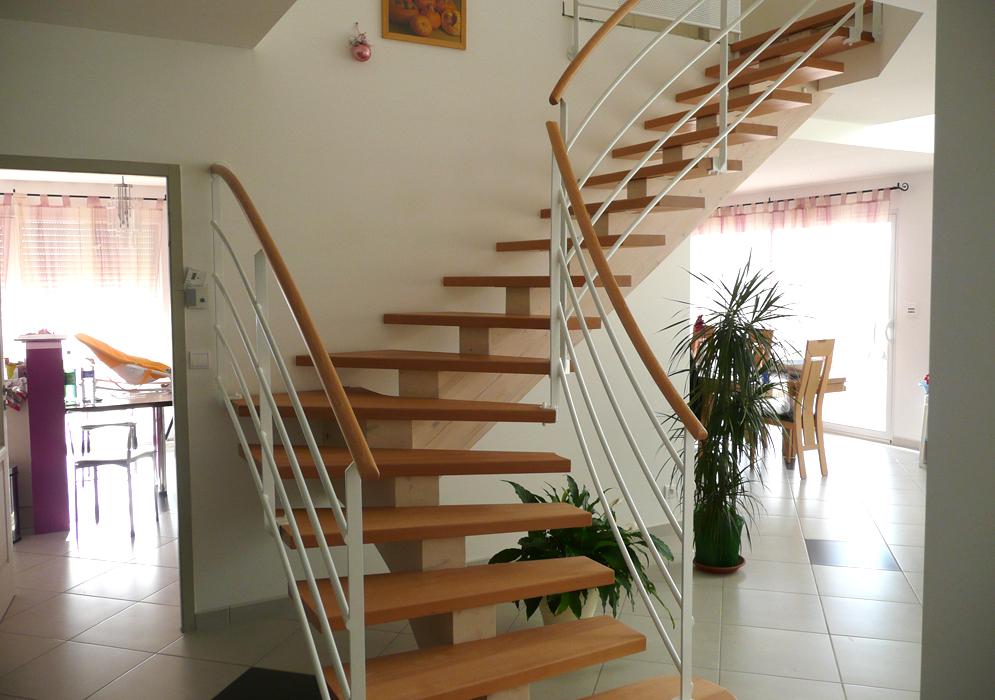 Escalier-interieur-métal-bois