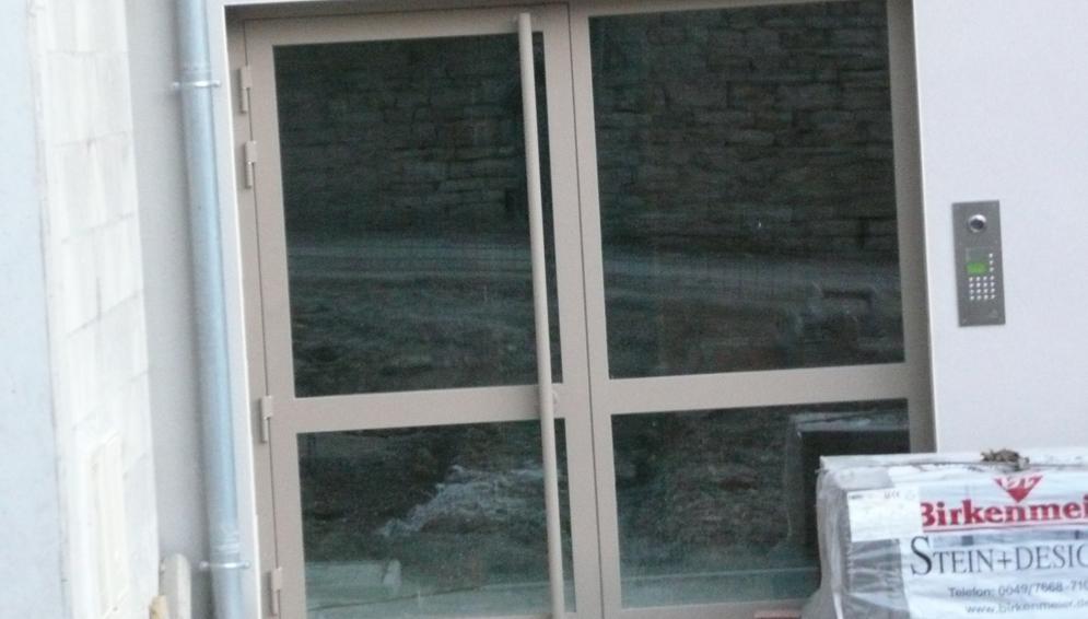 Porte-d'entrée-immeuble