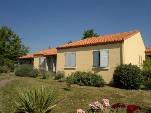 façade.jpg