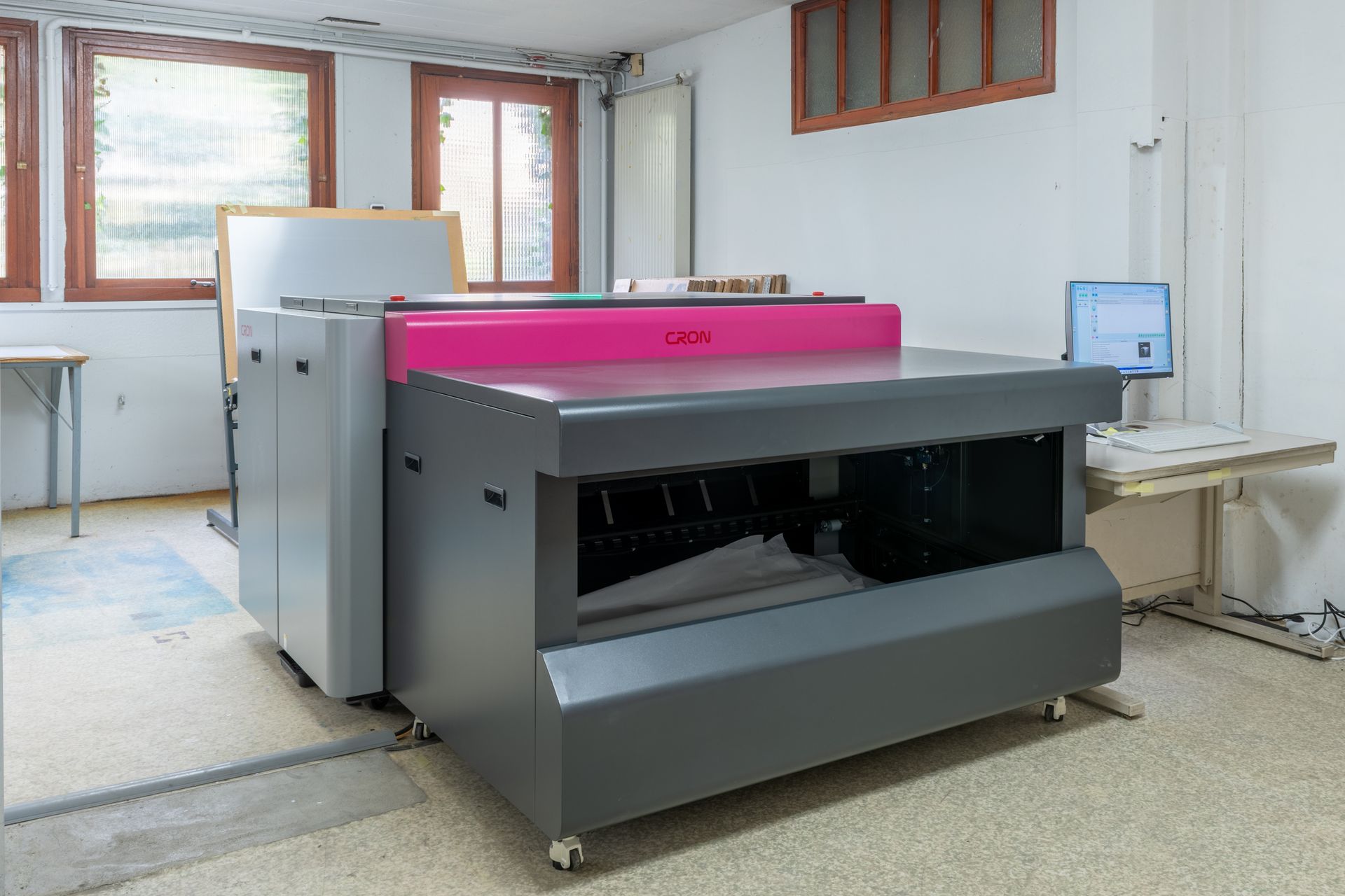 Machine à découpe de carton