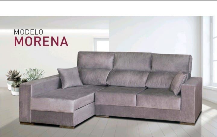Un sofá gris con la palabra modelo morena.