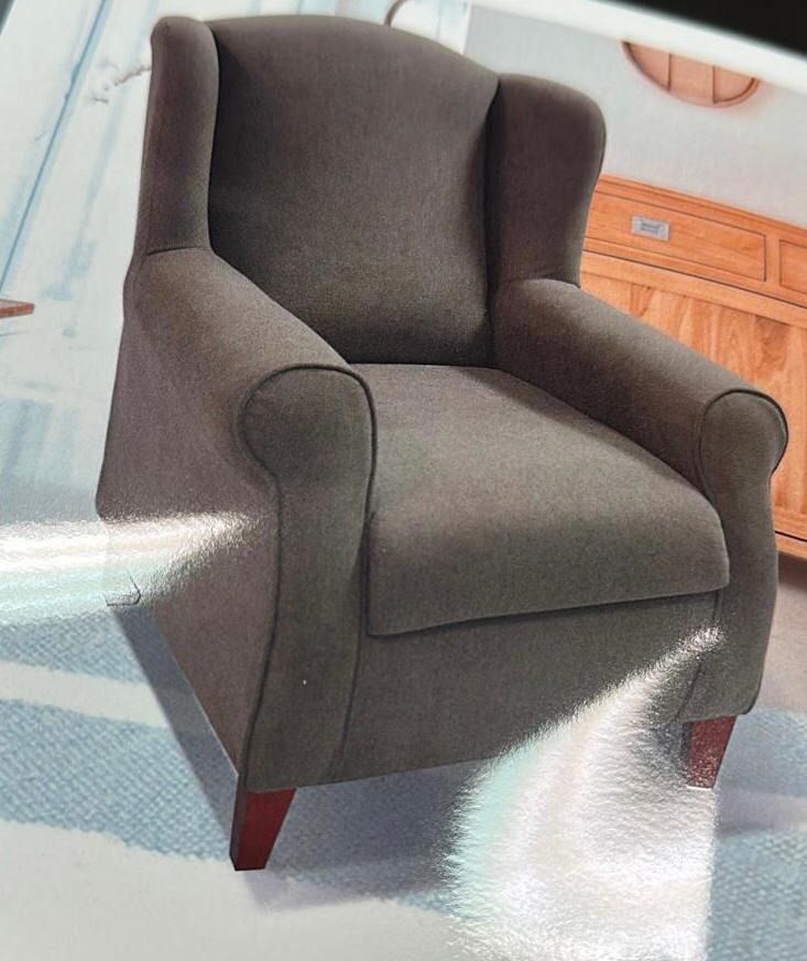 Una imagen de una silla en una sala de estar