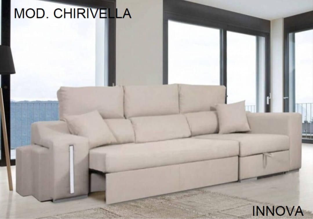 Un sofá con la palabra innova.