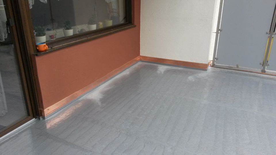 Fußbodenleiste aus Kupfer