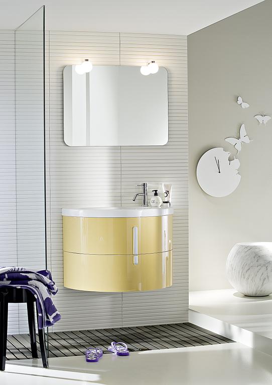 Salle de bains avec un meuble beige