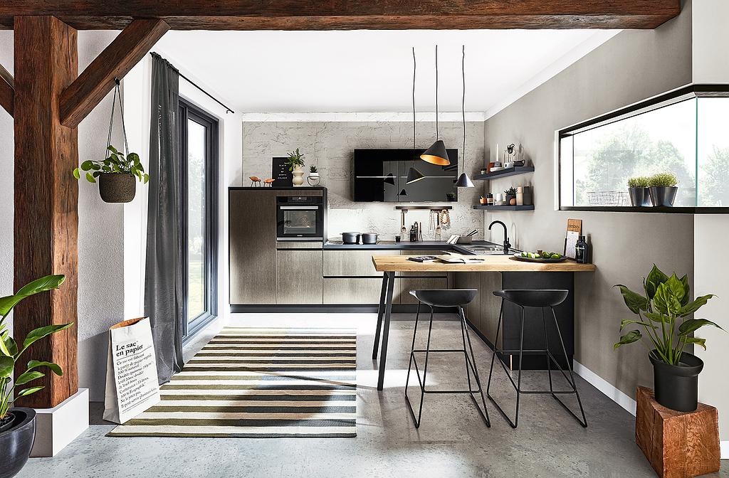 Cuisine équipée avec des meubles en bois