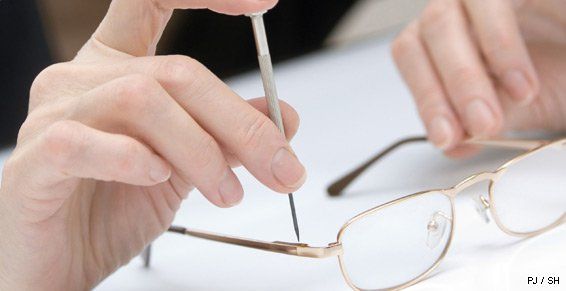 Opticien à Moulins montage de lunettes