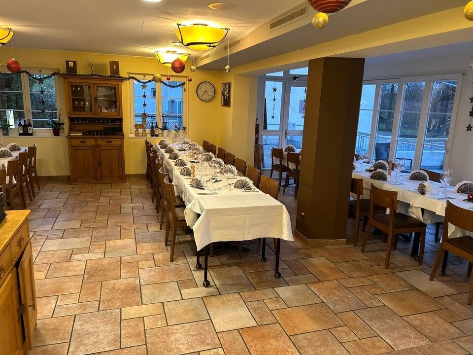 Tische im Innenbereich vom Ristorante Volare