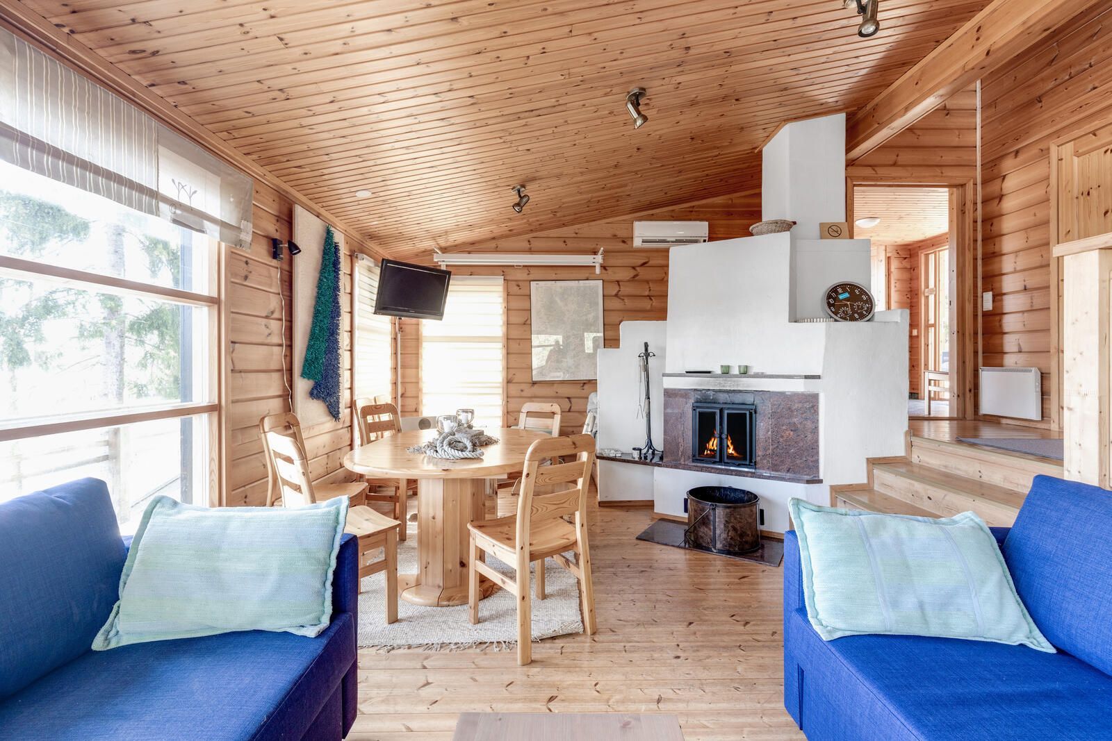 Villa Koirion olohuone Paratiisisaarella