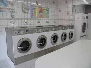 machine à laver mis à disposition de nos clients toute la semaine dans  notre magasin rue de gessard à Rouen