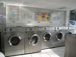 Machines à laver mise à disposition de nos clients dans notre magasin route de Neuchâtel à Rouen