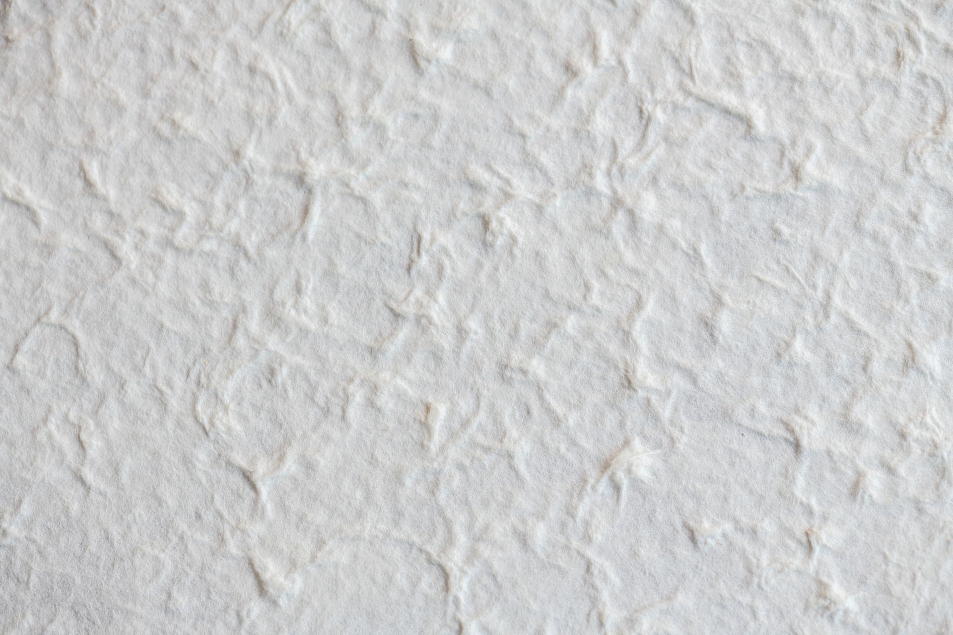 Mur blanc en pâte à papier