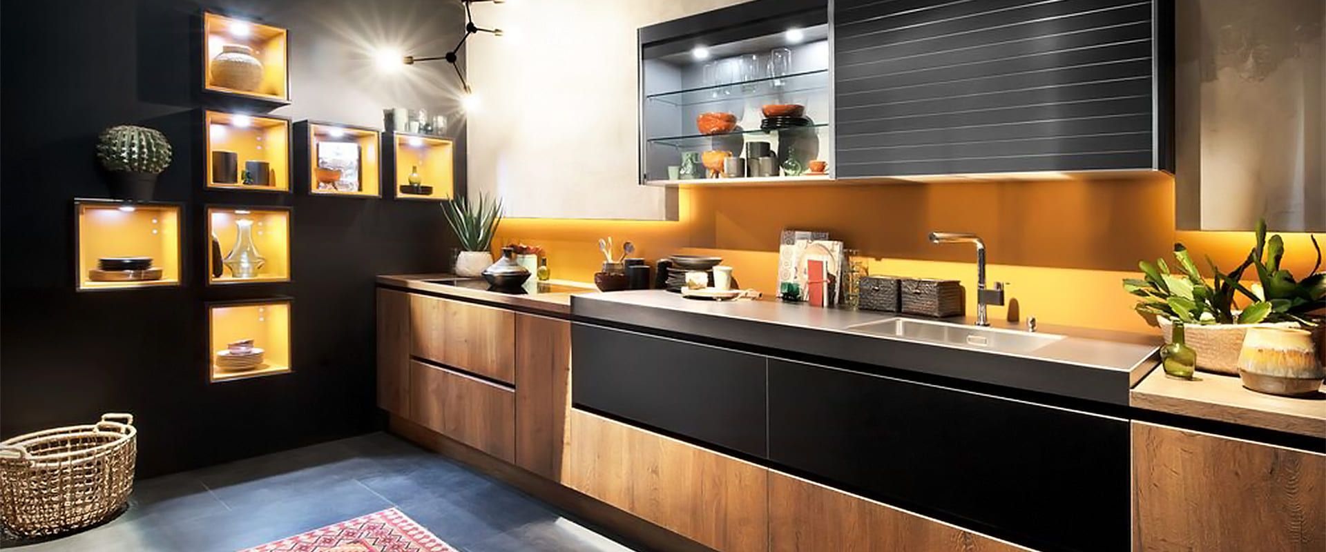 Cuisinie avec des façades en bois