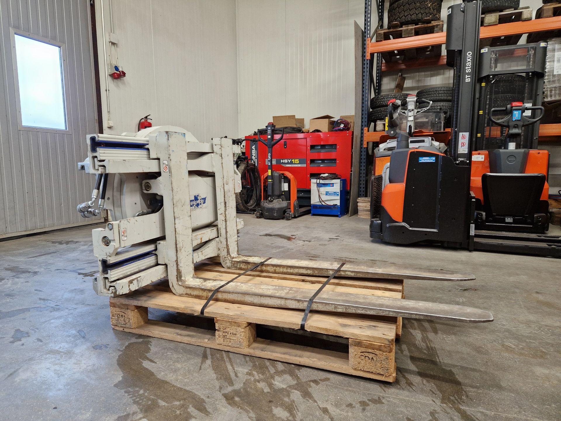 Cascade ympäripyörivä haarukkapihti FEM 3, vm. 2022 (vähän käytetty)