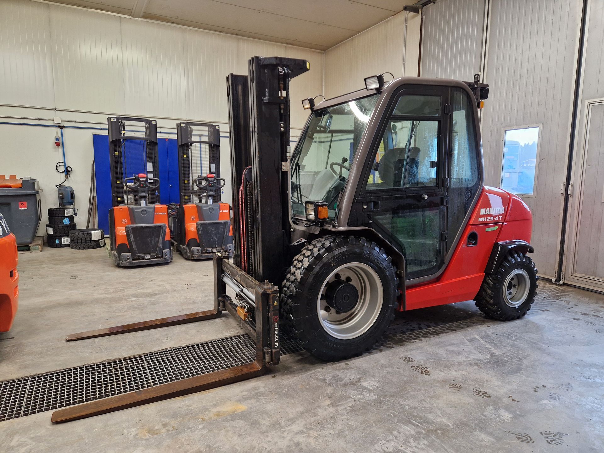 Manitou 25-4 T nelivetotrukki (diesel) vm. 2017 (tunnit vain 1480 h)